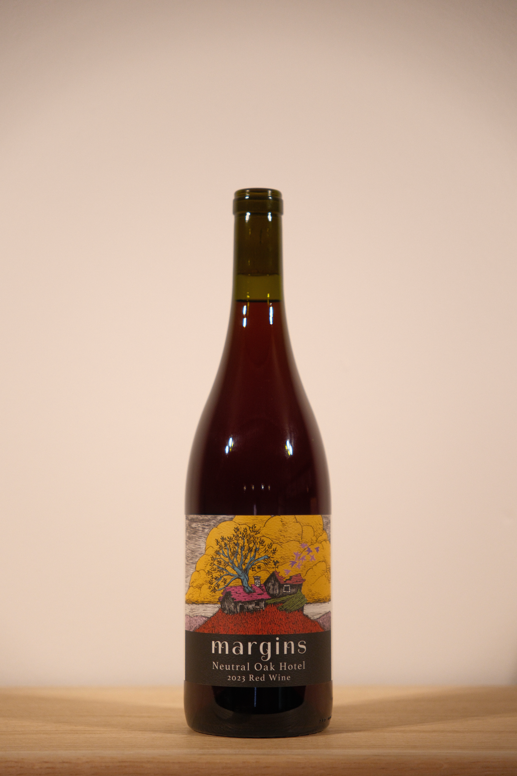 Margins 'Neutral Oak Hotel' California White 2023